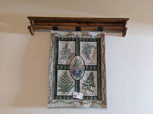 lot 69 image: Decorative Shelf 35x25