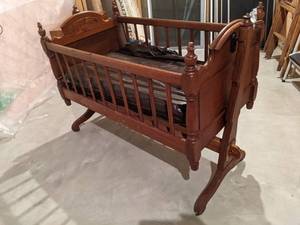 lot 88 image: Beautiful Vintage Wooden Hand Carved Cradle 41x23x36