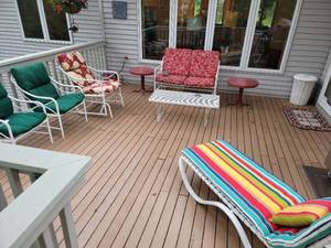 lot 16 image: Lawn Furniture Collection-4 Chairs & 1 Table