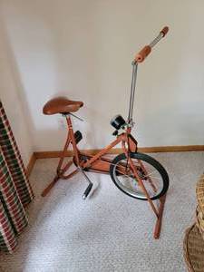 lot 04 image: Vintage 1980s Vitamaster Exercise Bike