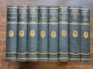 lot 102 image: 8 Vintage Classic Hard-Bound Mark Twain Books