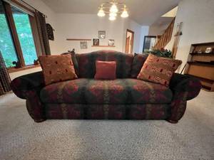 lot 26 image: American Home Collection Couch 36x36x72