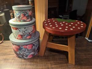 lot 223 image: Vintage Nesting Hat Boxes and Hand Painted Step Stool