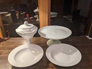 lot 224 image: Vintage Indiana Glass Company Milk Glass Harvest Grape Compote & More