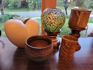 lot 220 image: Vintage Ceramic & Wood Collection