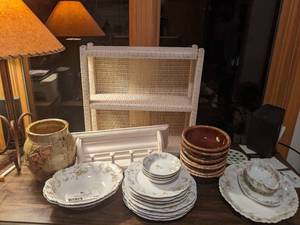 lot 245 image: Assorted Decor Collection