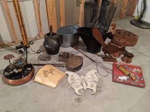 lot 451 image: Rare Vintage & Antique Metal Decor-Rug Beater, Popcorn Popper