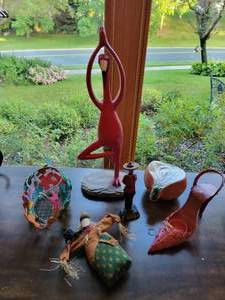 lot 213 image: Awesome Assorted Knick Knacks