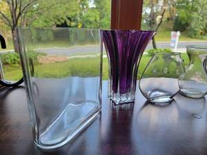 lot 216 image: Vintage Glass Vase Collection