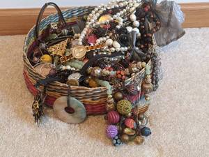 lot 183 image: Basket Full of Beautiful Vintage Jewelry