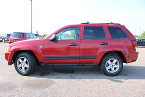 2006 Jeep Grand Cherokee Laredo - 4X4