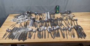 lot 114 image: Large Assortment of Vintage Silverware - Spoons, Forks, and Knives, USA Bicentennial Commemorative Spoon Z