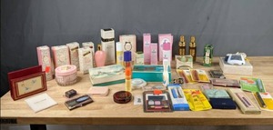 lot 140 image: An Assortment of Toiletries and Beauty Products  Z