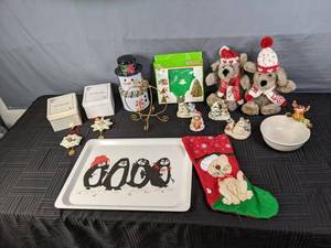 lot 167 image: A Collection of Christmas Bowls, Figurines and More  X