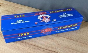 lot 225 image: 1989 Score Baseball Player Card Collector Set Q