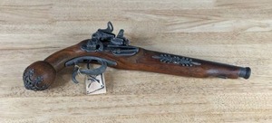 lot 217 image: 1950 Flintlock Pistol Replica Q