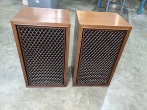 lot 219 image: Vintage Sansui SP-1000 Speaker Set Q