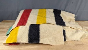 lot 282 image: Hudsons Bay 100% Wool Point Blanket X