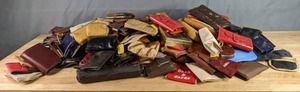lot 321 image: Re-Sellers Dream of Clutches, Wristlets, Coin Purses, Slimfold Wallets, Etc. Z