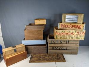 lot 285 image: Collection of Wooden Boxes, Crates and a Decorative Carved Wooden Pineapple Piece  X
