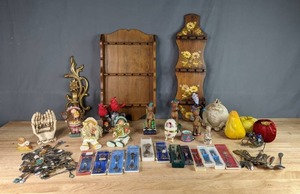 lot 362 image: An Assortment of Vintage Spoons, Wall Rack, Wall Scones, and Home Decor W