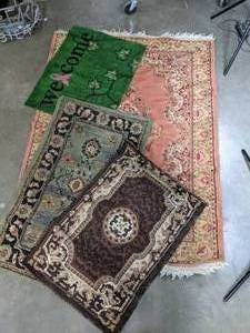 lot 428 image: Decorative Rugs and Welcome Mat W
