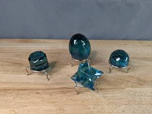lot 39 image: Set of 4 Blue Etched Stones with Stands  P