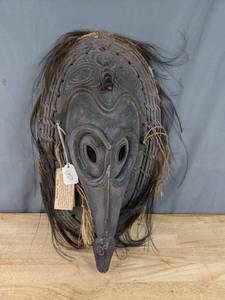 lot 16 image: Papua New Guinea Ancestor Mask from Jungle Outpost Reptile Gardens  P