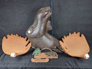 lot 80 image: Styrofoam Moose Head and Wooden Welcome Sign with a Tree and Bear   W