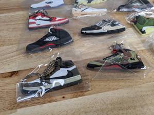 lot 40A image: Collection of 25 Brand New Nike and Jordan Shoe Sneaker Keychains Retro Air Max Y
