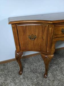 lot 8A image: Antique Single-Drawer Double-Door Thomasville Sideboard Table D