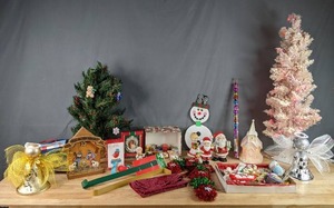 lot 458 image: Christmas Decor Miniature Trees, Angels, Wreath Hangers, Santa Figurines and More M