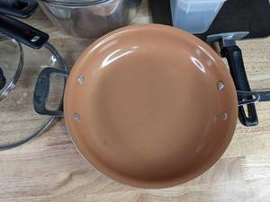 lot 105A image: Assorted Pots & Pans, Colanders, Plastic Meal Prep Snapware, Red Copper, T-Fal, Magnalite D