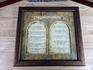 lot 112A image: Christian Wall Decor, (3) Picture Frames, Sledding Bookends, Lead Crystal Figurine, and Decorative Vase D