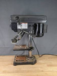 lot 490 image: Central Machinery 5 Speed Bench Drill Press  R