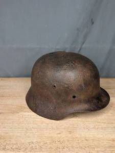 lot 65 image: WWII German Soldiers Stahlhelm Helmet  R