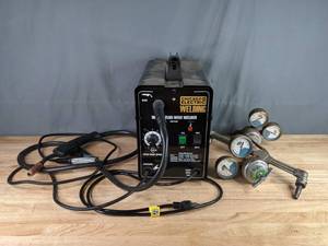 lot 67 image: Chicago Electric 90 Amp Flux Wire Welder  R