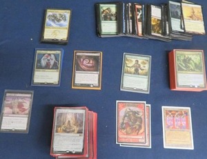 lot 4 image: SMALL LOT OF MAGIC THE GATHERING CARDS