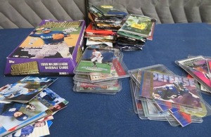 lot 6 image: MISC. LOT OF SPOTS CARDS AND FOIL PACKS