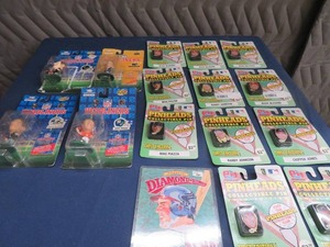 lot 12 image: 11 PINHEAD COLLECTIBLE  PINS & 4 COLLECTIBLE HEADLINERS