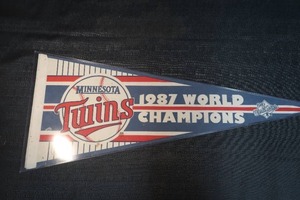 lot 20 image: MINNESOTA TWINS BANNER IN SLEEVE