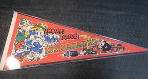 lot 27 image: SMURFS ALIVE IN ICE CAPADES BANNER IN SLEEVE