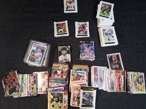 lot 31 image: SPORTS CARDS