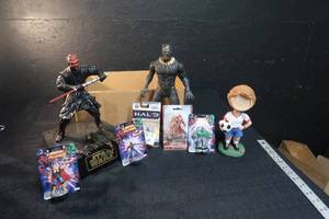 lot 60 image: AVENGERSTAR WARS FIGURINES