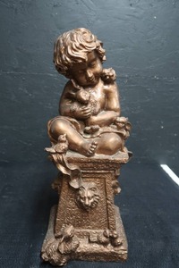 lot 77 image: COPPER DECOR