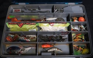 lot 78 image: MINI GRILL AND TACKLE BOX