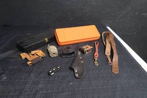 lot 91 image: GUN ACCESORIES