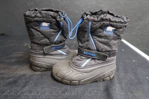 lot 96 image: SOREL WINTER BOOTS