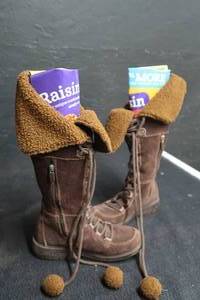lot 101 image: UNKNOW BRAND CHILDRENS BOOTS