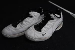 lot 105 image: NIKE BASKETBALL SHOES